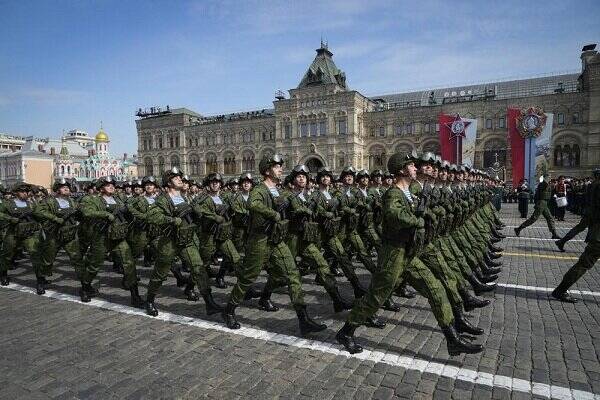 تمرین رژه«روز پیروزی» توسط نیروهای روسیه + فیلم و عکس