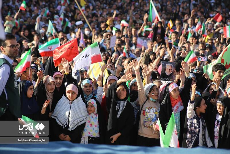 لبیکگویی دهه نودیهای زنجان با سرود سلام فرمانده +فیلم