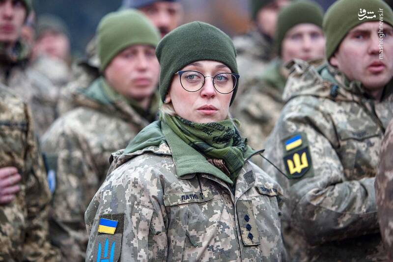 وزیر دفاع اوکراین: ارتش روسیه قصد داشت ۱۲ ساعته کی‌یف را تصرف کند/ فرار مزدوران خارجی از جبهه نبرد شرق اوکراین +تصاویر