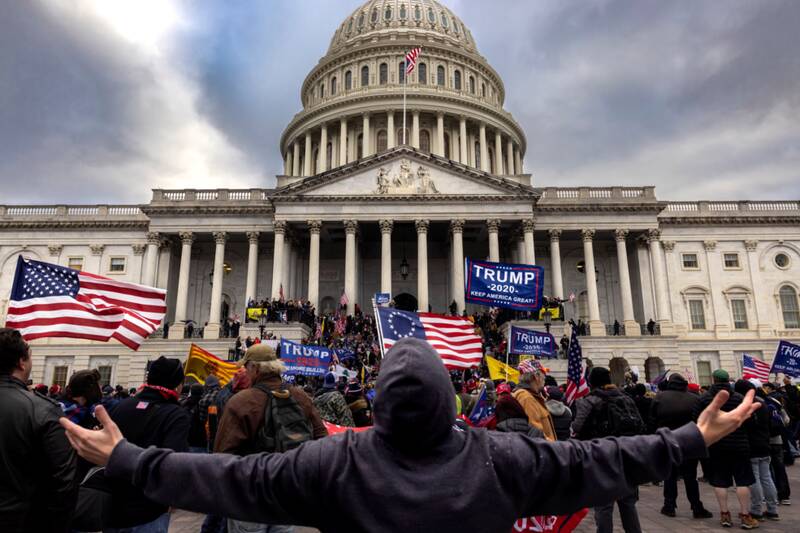 نظر ۶۰ درصد آمریکاییها؛ ترامپ باید دادگاهی شود