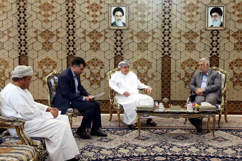 استفاده از ظرفیتهای تجاری و اقتصادی ایران و عمان امکانپذیر میشود