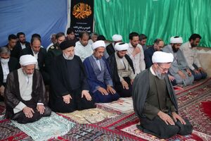 عکس / اقامه نماز رئیس جمهور در مسجد محله جوادیه بجنورد