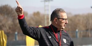 سرمربی سابق تراکتور در راه تیم ملی عراق