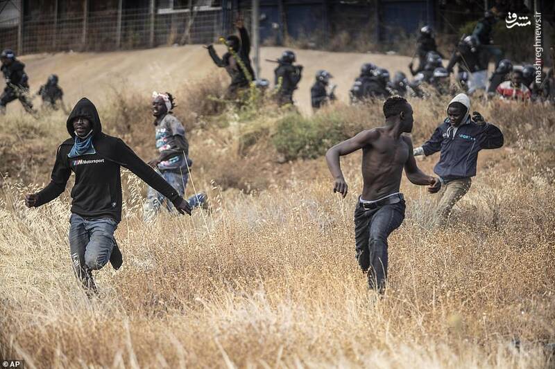 عکس/ جان باختن ۱۸ پناهجو در مرز مراکش و اسپانیا