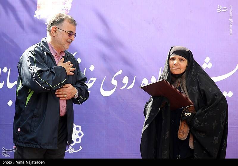 عکس/ پیاده روی خانوادگی باغبانان نمونه مشهد