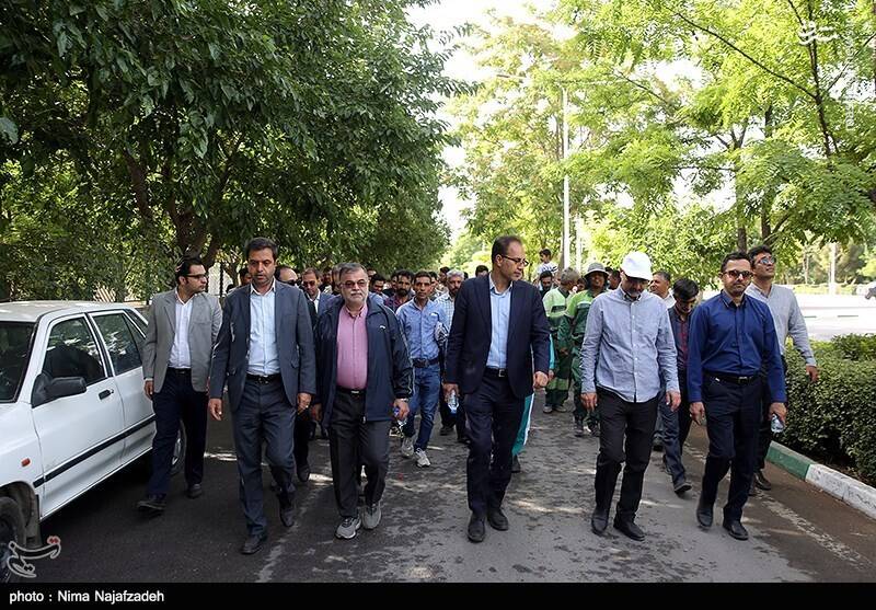 عکس/ پیاده روی خانوادگی باغبانان نمونه مشهد