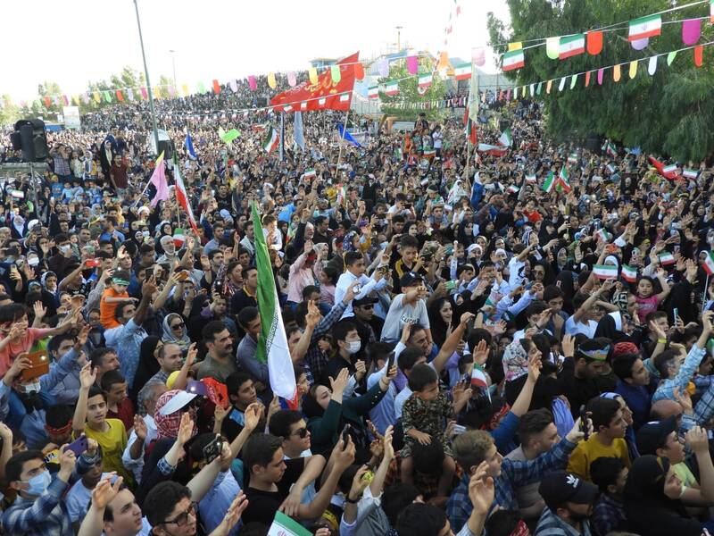 ساوجیها «سلام فرمانده» را همخوانی کردند