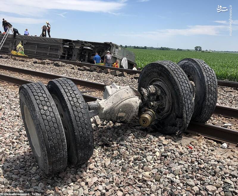 عکس/ برخورد مرگبار قطار با یک کامیون
