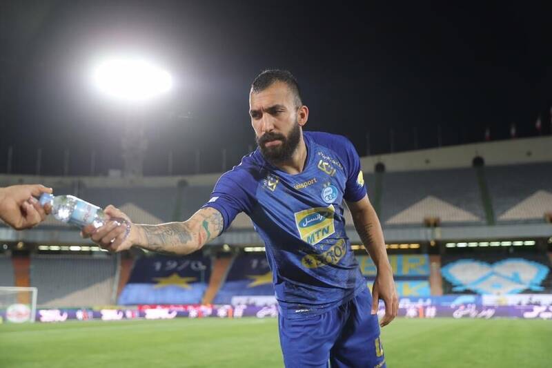 از نکونام انتظاری جز این نداشتیم/ این مدافع استقلال سراغ حاشیه نرود پیشرفت میکند