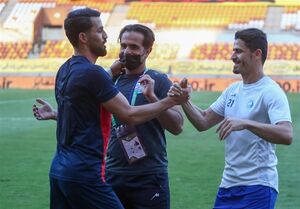 بلاتکلیفی عجیب هافبک استقلال بلاتکلیفی عجیب هافبک استقلال