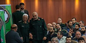 تکرار دروغ 3 سال پیش توسط نیویورک تایمز / سردار نصیری: در سنگر سپاه مشغول خدمت هستم