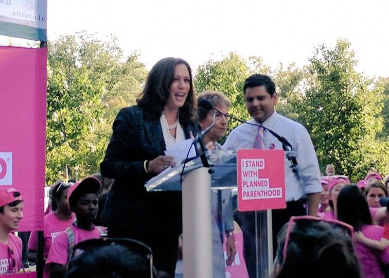 کامالا هریس، ملکه «سقط جنین» / روابط مشکوک معاون رییسجمهور با موسسهی بدنام «کودککش» +تصاویر