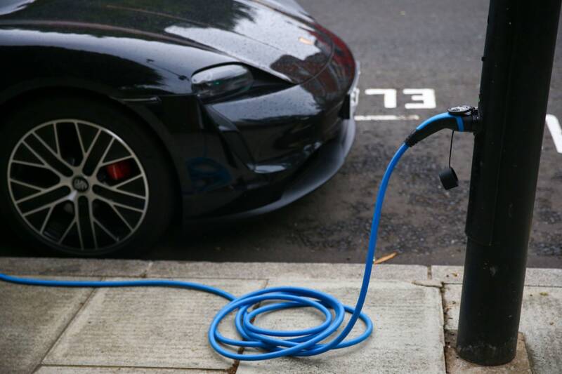 تحلیل گر لبنانی: اروپا سند سقوط کشورهای عربی صادر کننده نفت را امضا کرد