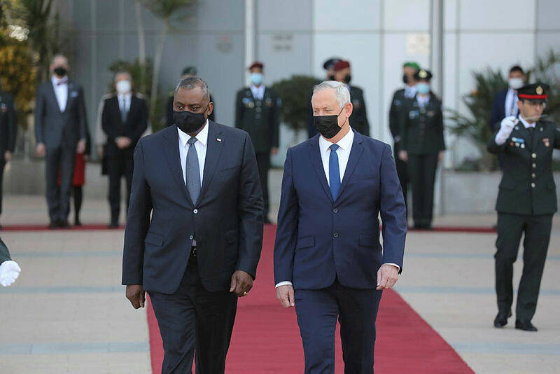 کارشناسان صهیونیست درباره تهدیدهای اسرائیل علیه ایران چه میگویند؟/ اقدام ضد ایران امضای سند نابودی اسرائیل است