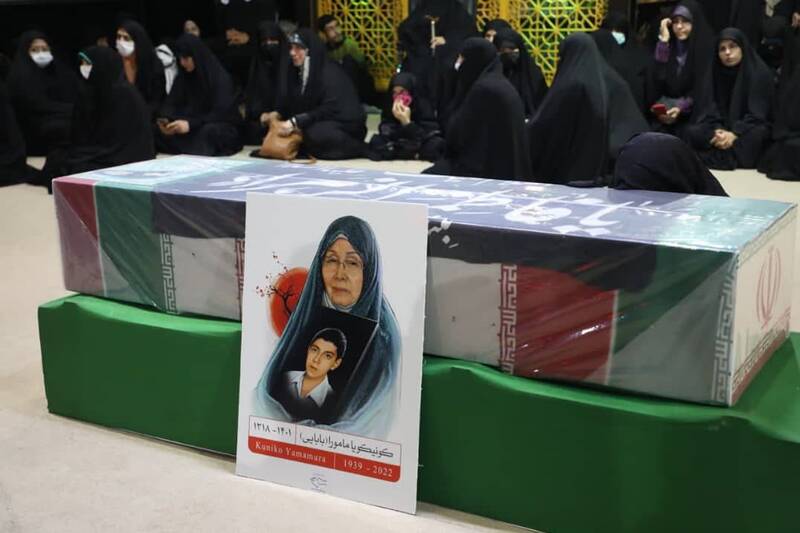 وداع با بانو «یامامورا»/ ۳۲ شهید دفاع مقدس مادر شهید بابایی را بدرقه کردند