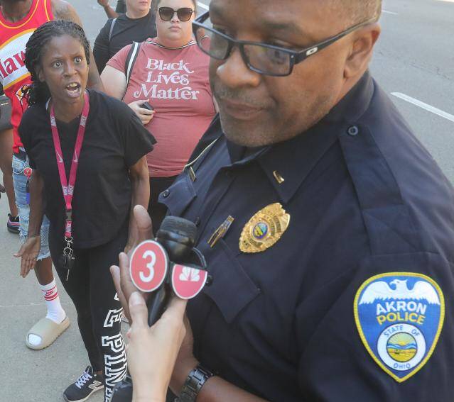 اعتراضات خیابانی به شلیک مرگبار پلیس