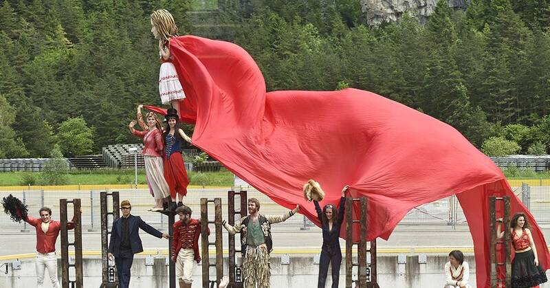 از «ذرّه خدا» تا «دروازه جهنم» / هشدار ترسناک استفن هاوکینگ درباره CERN چه بود؟ +عکس و فیلم