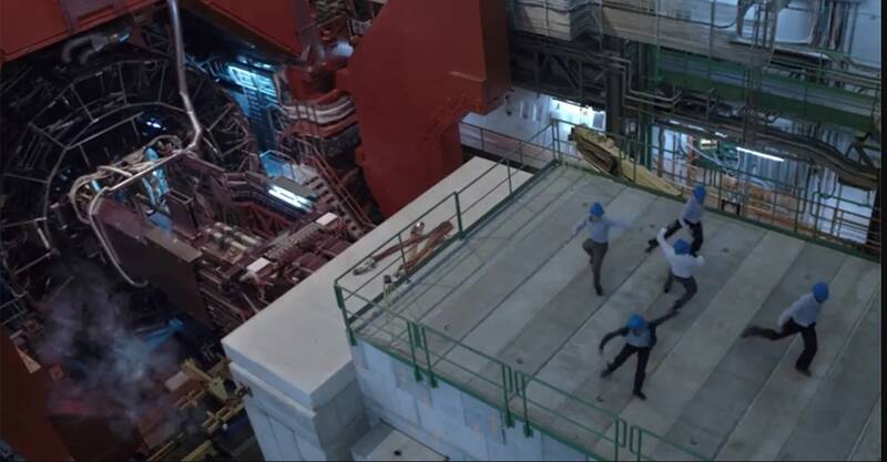 از «ذرّه خدا» تا «دروازه جهنم» / هشدار ترسناک استفن هاوکینگ درباره CERN چه بود؟ +عکس و فیلم