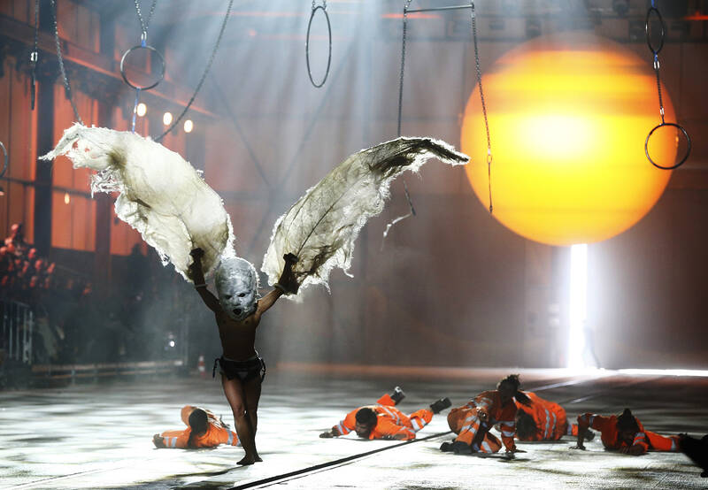 از «ذرّه خدا» تا «دروازه جهنم» / هشدار ترسناک استفن هاوکینگ درباره CERN چه بود؟ +عکس و فیلم