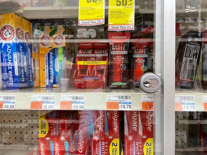 قفل کردن قفسههای خمیردندان در فروشگاههای آمریکا!+عکس