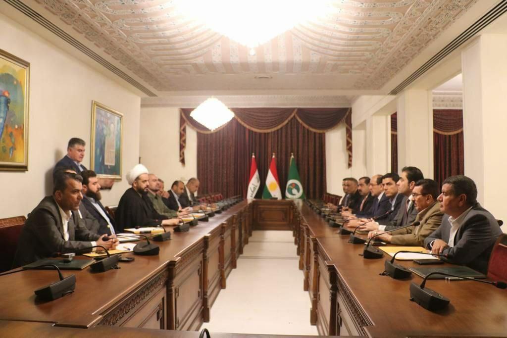 حمله به برهم صالح، تلاشی برای بیاعتبار کردن چارچوب هماهنگی شیعی/ چرا جریان مقتدی به تناقضها و رفتار دوگانه پاسخ نمیدهد؟