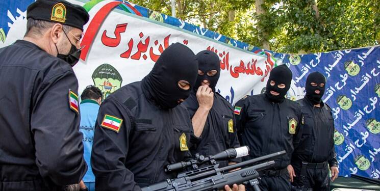 سیاهپوشان پلیس امنیت با کسی شوخی ندارند! +عکس و فیلم