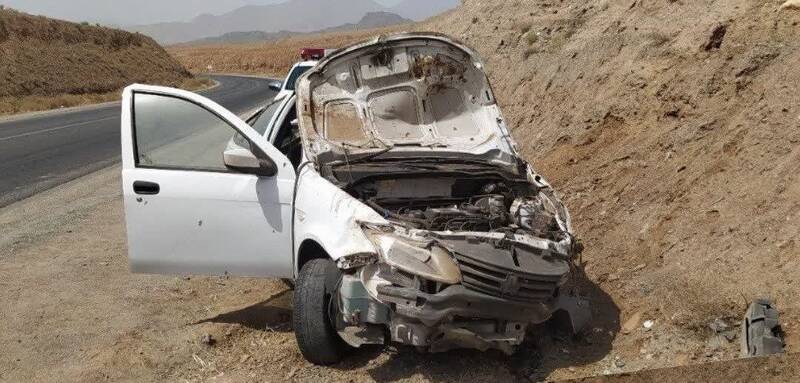 دو حادثه واژگونی خودرو در نطنز با ۳ کشته و مصدوم+عکس