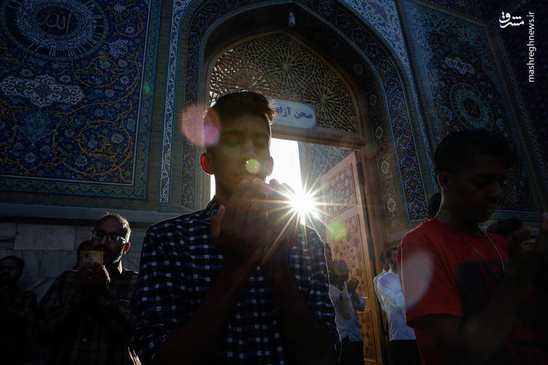 عکس/ اقامه نماز عید قربان در حرم رضوی