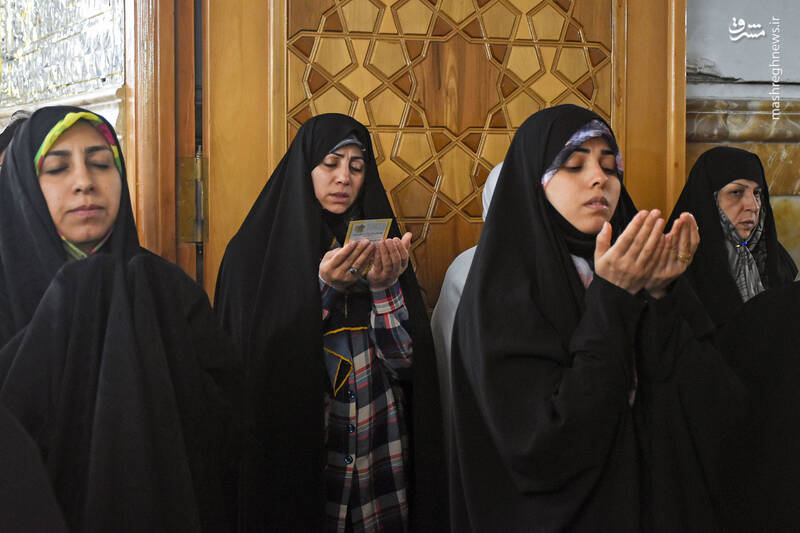 عکس/ اقامه نماز عید قربان در حرم رضوی