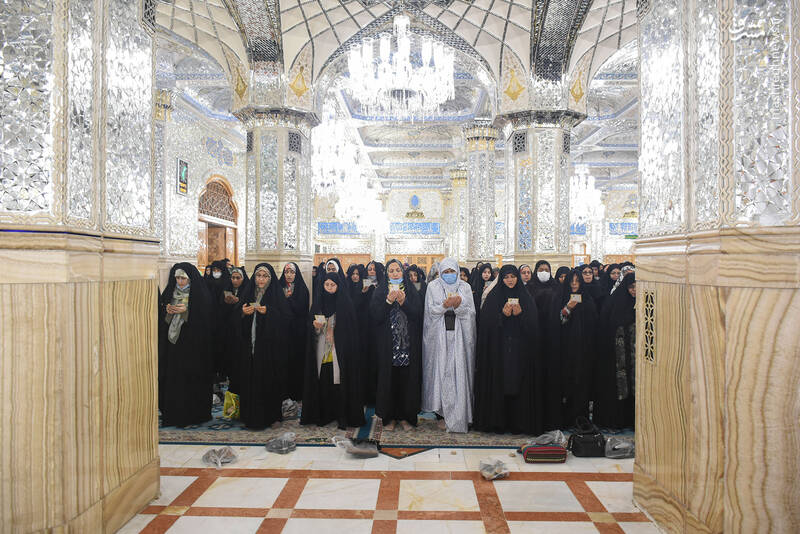 عکس/ اقامه نماز عید قربان در حرم رضوی