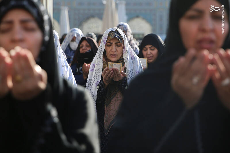 عکس/ اقامه نماز عید قربان در حرم رضوی