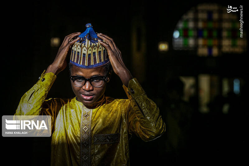 عکس/ بازدید گردشگری خارجی از اماکن تاریخی قزوین