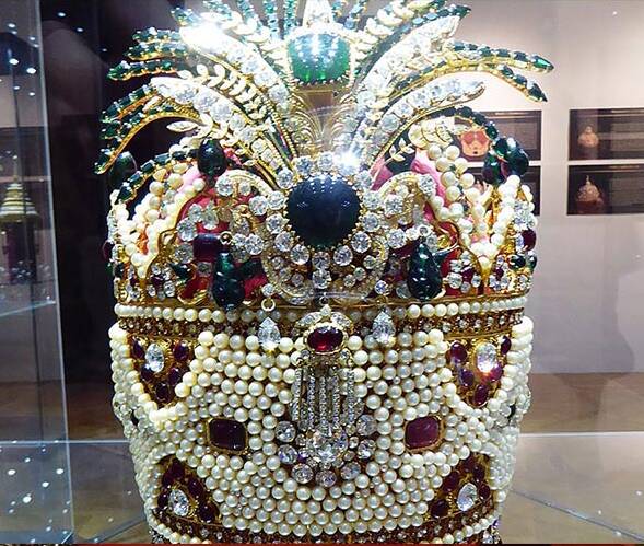 شاهان عشقِ جواهر در عهد قاجار و پهلوی / جواهرات ملی ایران چقدر میارزد؟ 3