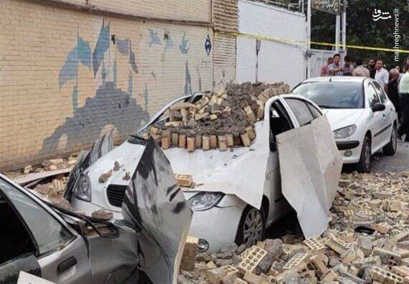 فوت یک زن بر اثر ریزش دیوار ورزشگاه در اصفهان +عکس