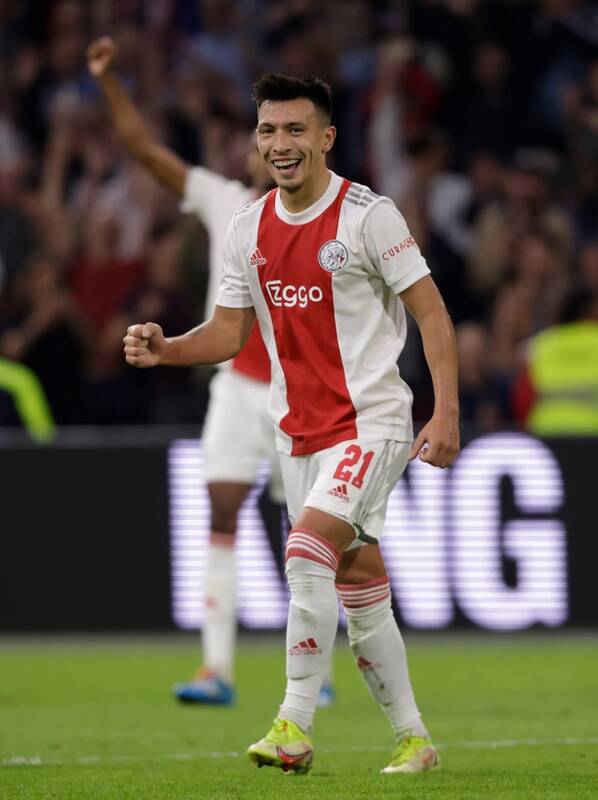 سومین خرید منچستریونایتد +عکس