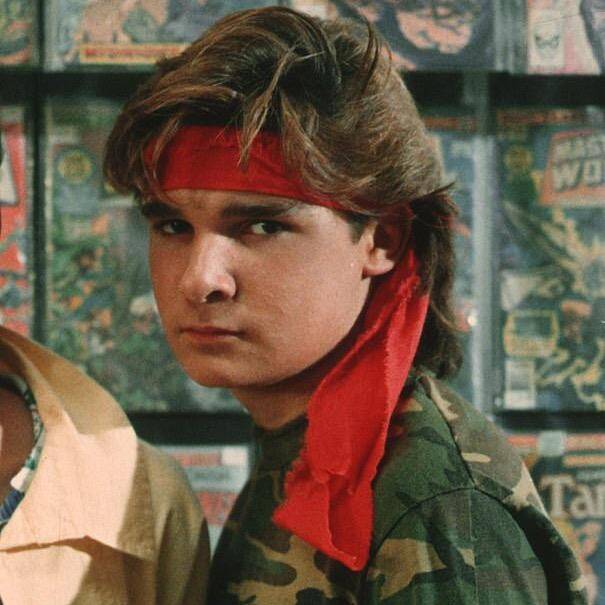 ۹ کتابی که رازهای سیاه هالیوود را فاش میکنند +عکس