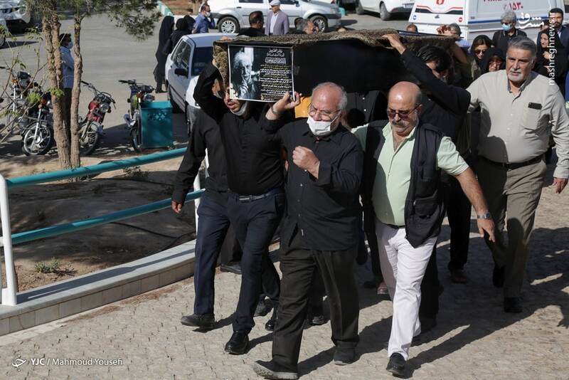 عکس/ تشییع پیکر بازیگر پیشکسوت "روحالله مفیدی"