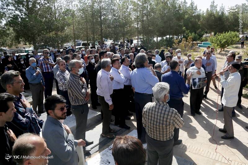 عکس/ تشییع پیکر بازیگر پیشکسوت "روحالله مفیدی"