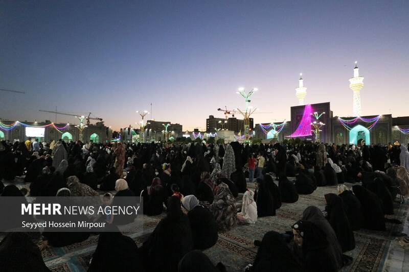 مهمانی به وسعت ایران/ خزر تا خلیج فارس رو به قبله حاجات