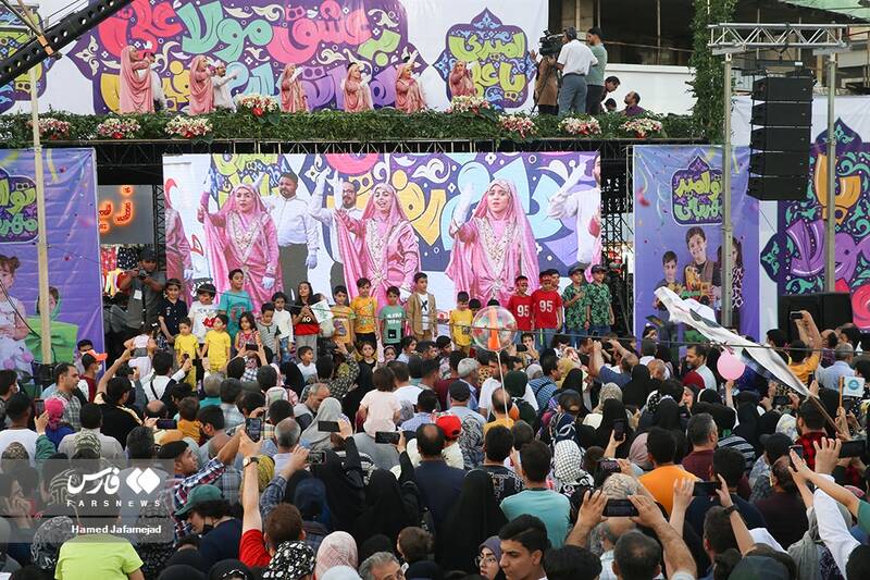  حضور پرشور مردم تهران در مهمانی 10 کیلومتری عید غدیر-میدان ولیعصر(عج) تهران