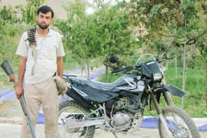 موتور و سلاحش را که فروخت فهمیدم شهید میشود! مدافع حرم شهید حسن قاسمی دانا