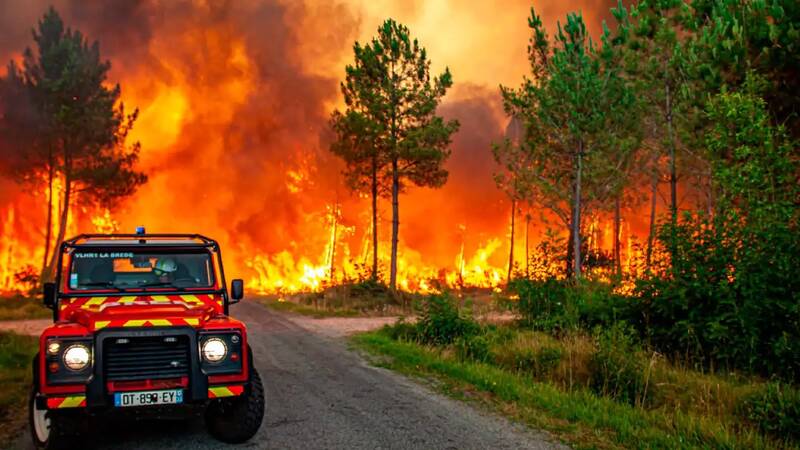 فرانسه، انگلیس، اسپانیا، یونان، ایتالیا و پرتغال در دود و آتش +عکس