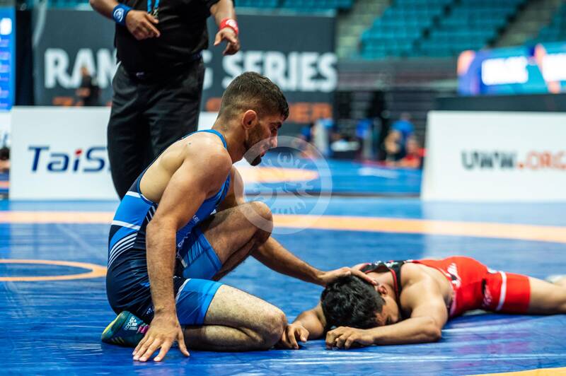 غولهای کشتی ایران و آمریکا را بشناسیم؛ از مبارزه دوباره یزدانی با جادوگر تا پیشبینی شکست جردن باروز