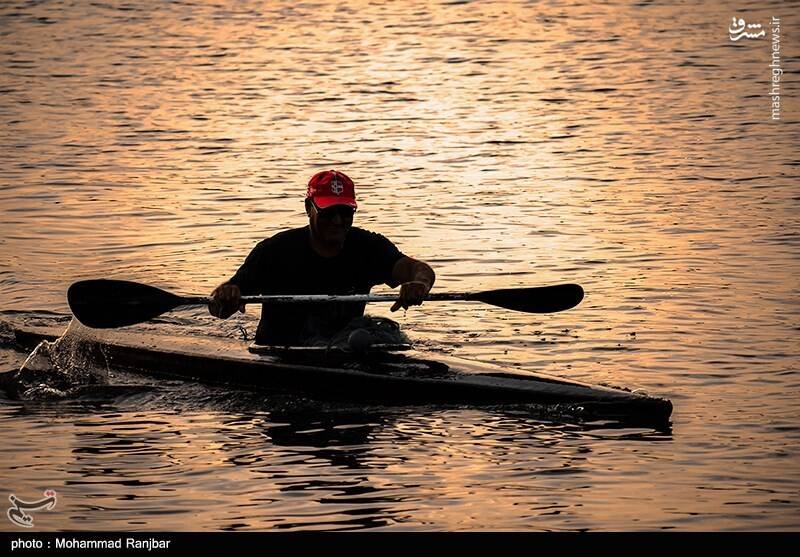 عکس/ ماهیگیری در پارک ساحلی بندر انزلی