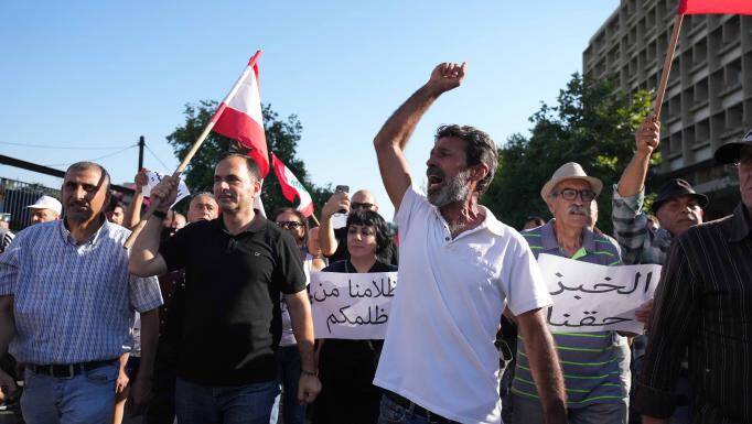 معادله سیدحسن نصرالله کلید قفل اعتصاب و بحران آب و نان در لبنان