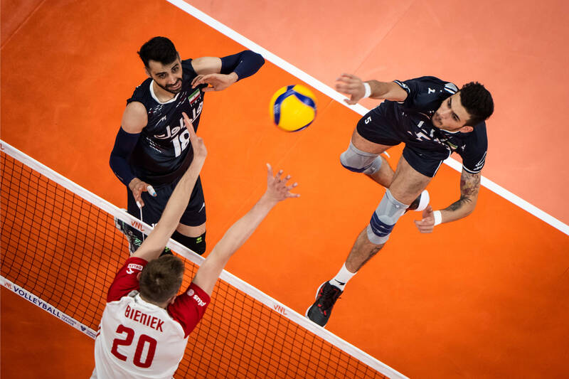 شاگردان عطایی، فاتح قلب مردم