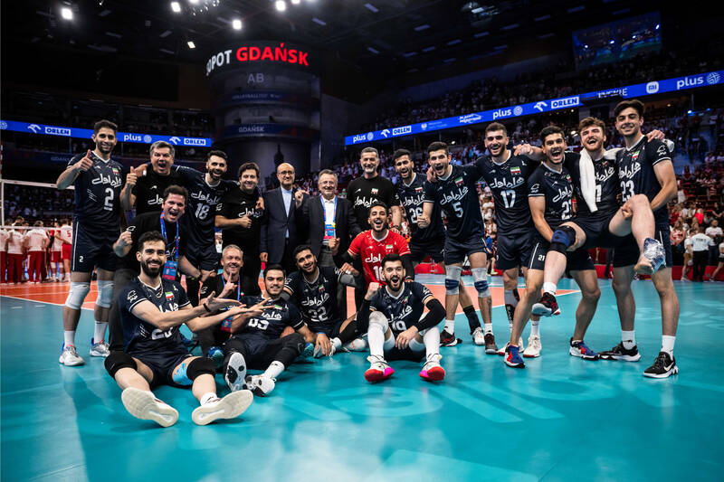 شاگردان عطایی، فاتح قلب مردم