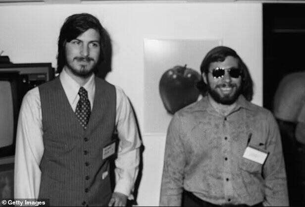 فروش نمونه اولیه کامپیوتر اپل در حراجی | تصاویر رایانهای که نیم میلیون دلار میارزد