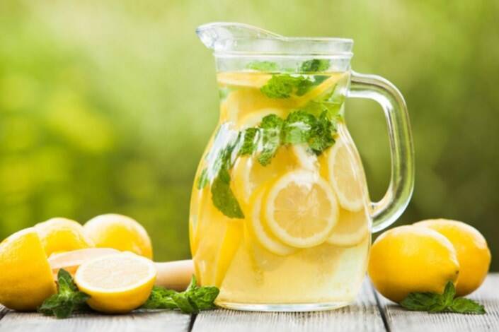 آیا نوشیدن آب لیمو برای سلامتی مفید است؟