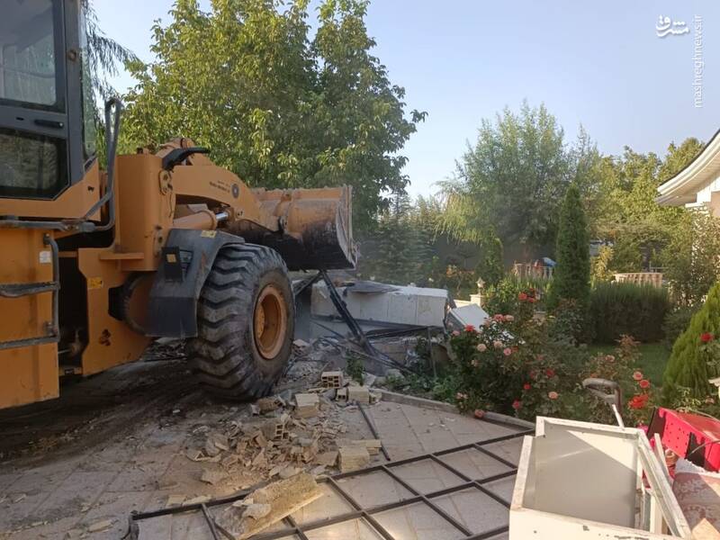 تخریب یک شهرک غیرقانونی با ۲۴ ویلای لوکس +عکس